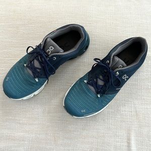 On Cloud Size 10